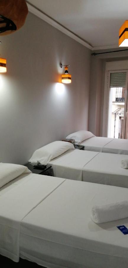 Hostal Oxum Madrid Dış mekan fotoğraf
