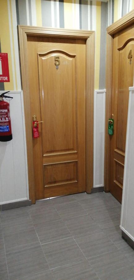 Hostal Oxum Madrid Dış mekan fotoğraf
